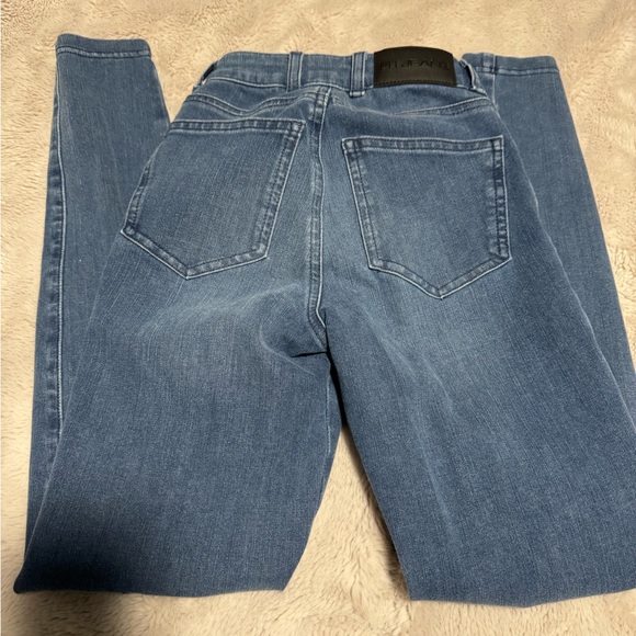 FIT JEANS - Picture 3 of 3